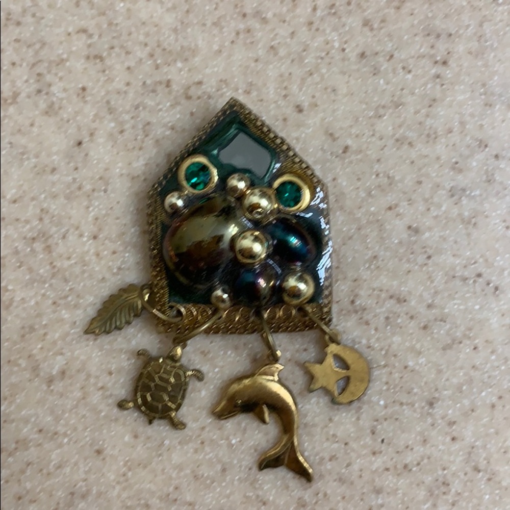 Vintage broach